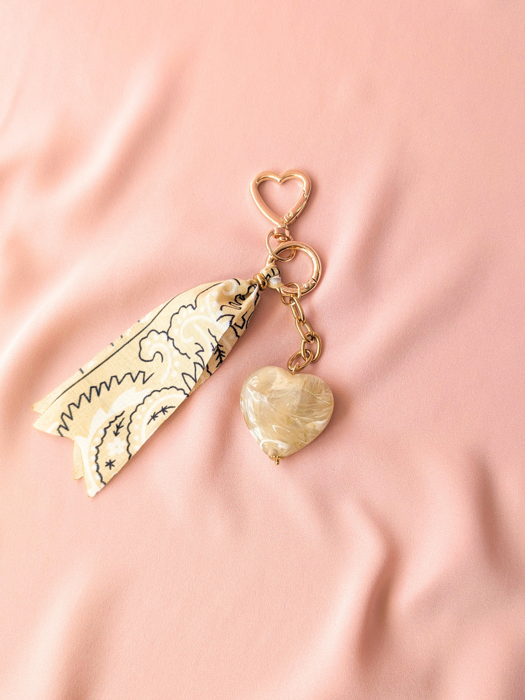 Grigri de sac & porte-clés – LOVE: Rouge marbré
