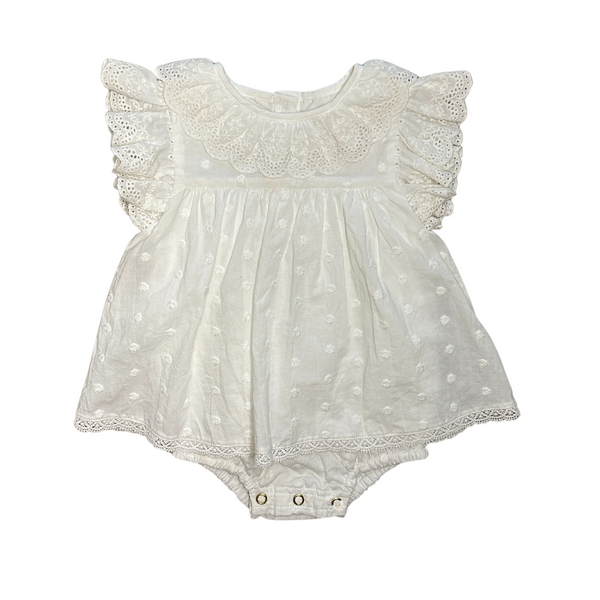 Robe coton plumetis blanche de Louise Misha chez Enbouclekids
