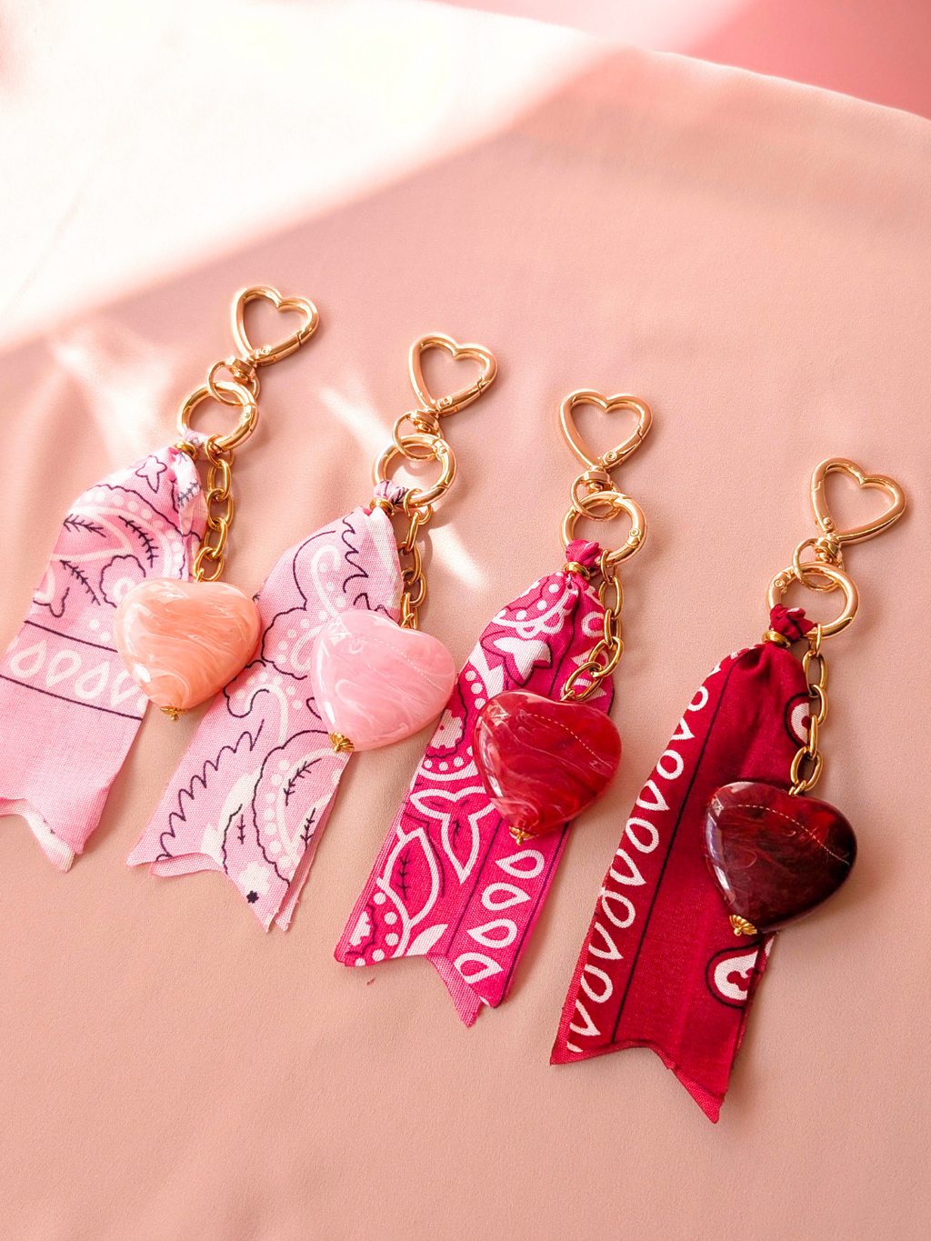 Grigri de sac & porte-clés – LOVE: Rose pêche
