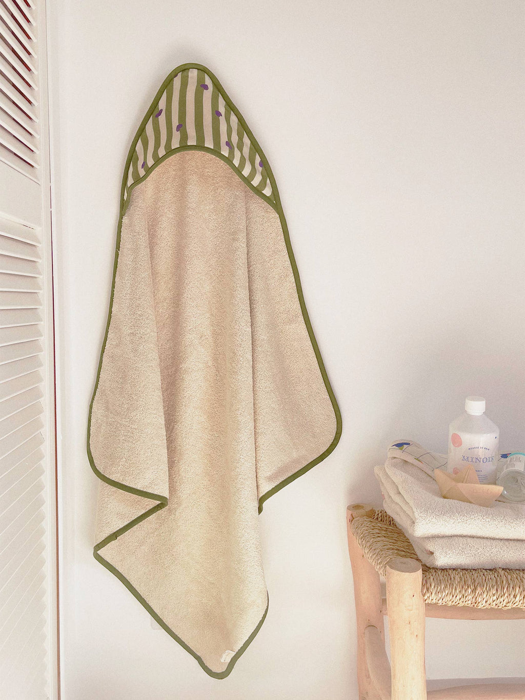 Cape de bain bébé « TEA » à motifs rayures et cœurs