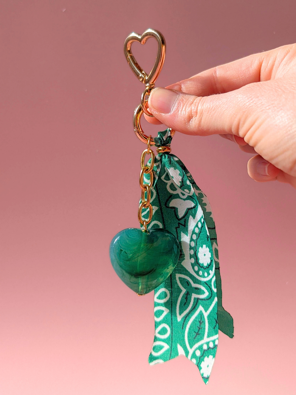 Grigri de sac & porte-clés – LOVE: Vert émeraude