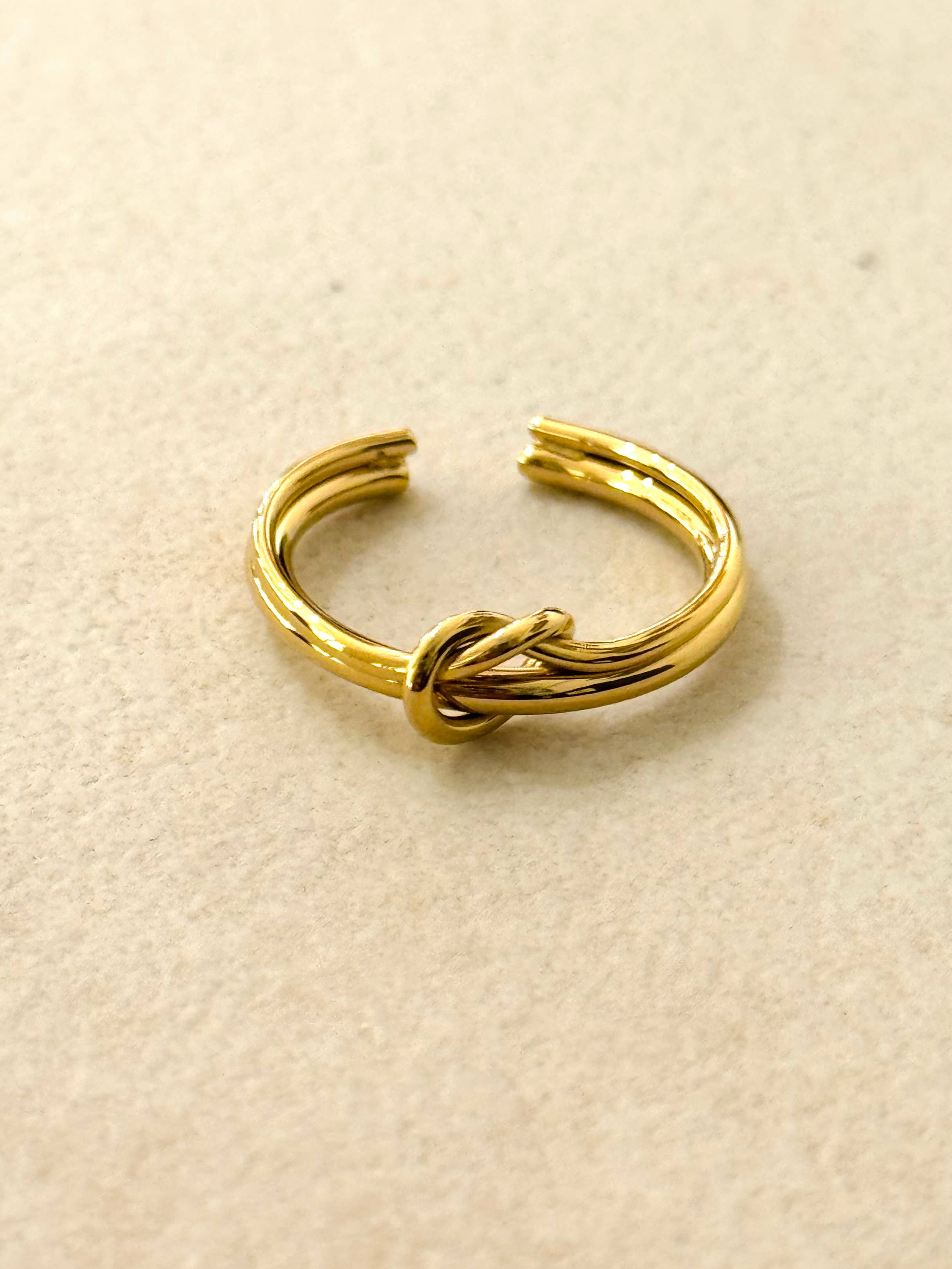 La bague réglable en acier inoxydable The Knot: Or