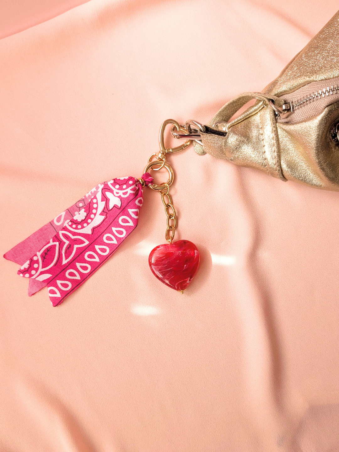 Grigri de sac & porte-clés – LOVE: Rouge marbré