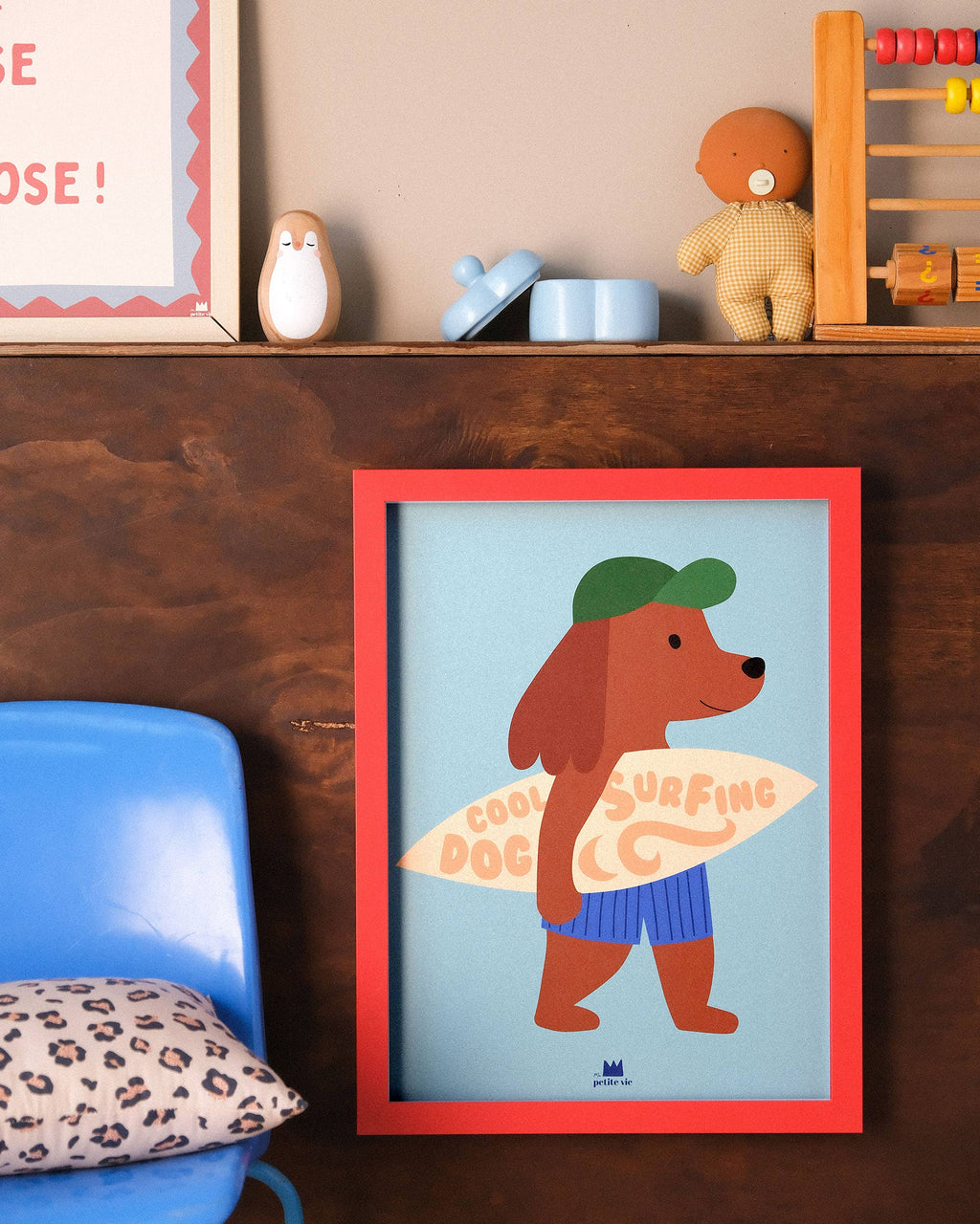 Affiche - Cool surfing dog - casquette (30 x 40 cm)