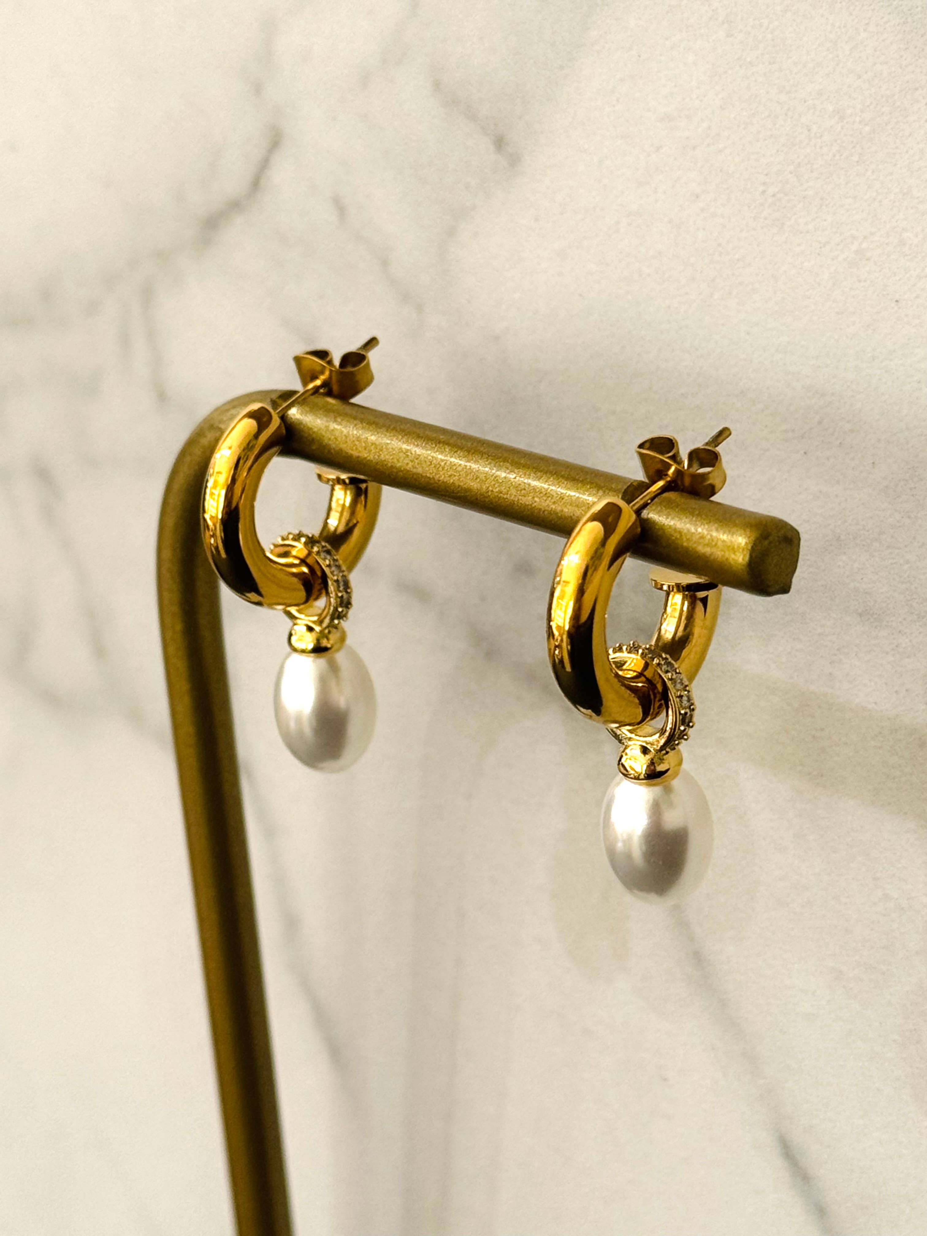 Boucles d'oreilles créoles Sema Pearl Look avec zirconias blancs