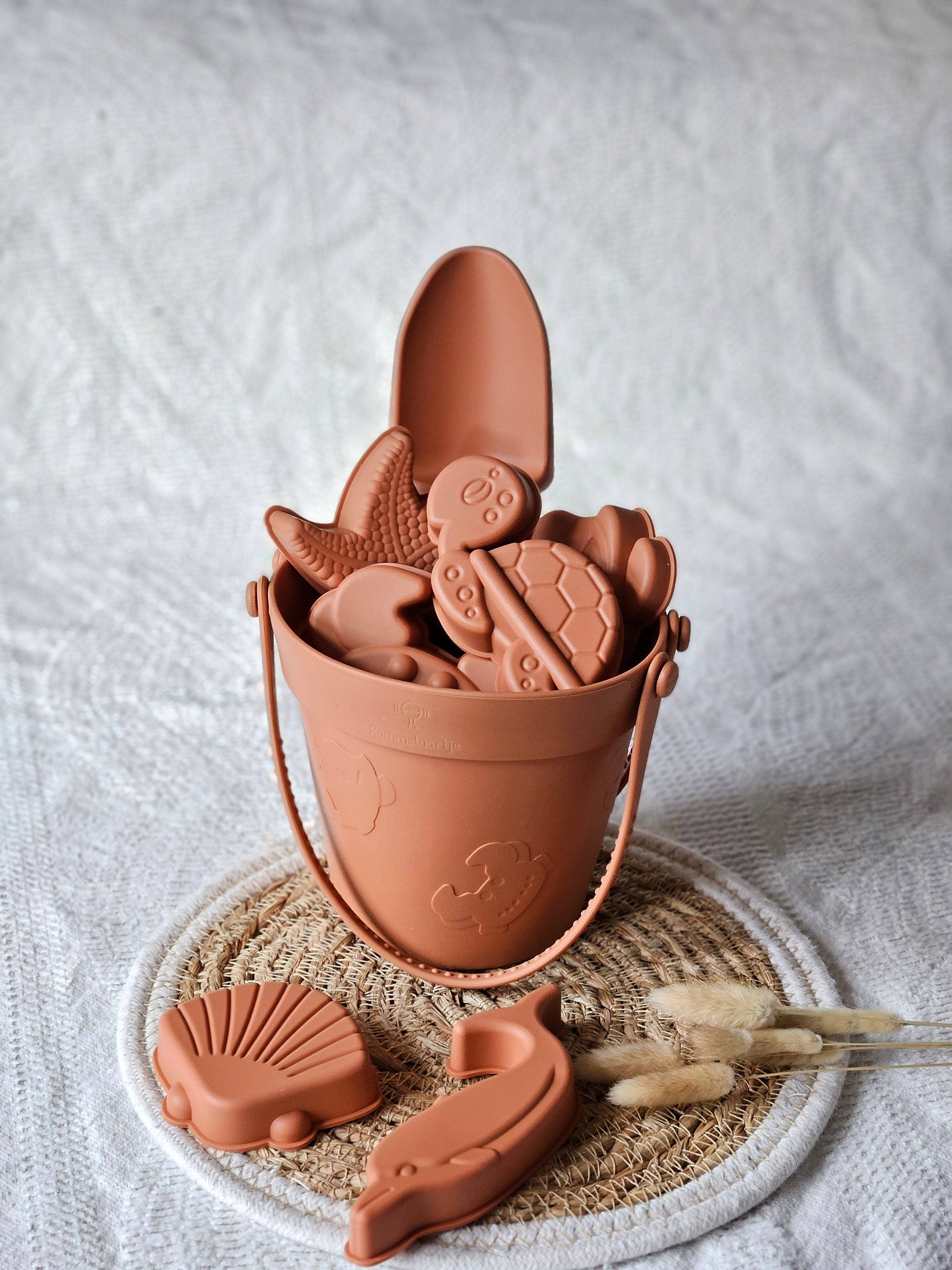 Seau d'été en silicone avec formes marines - Rouille