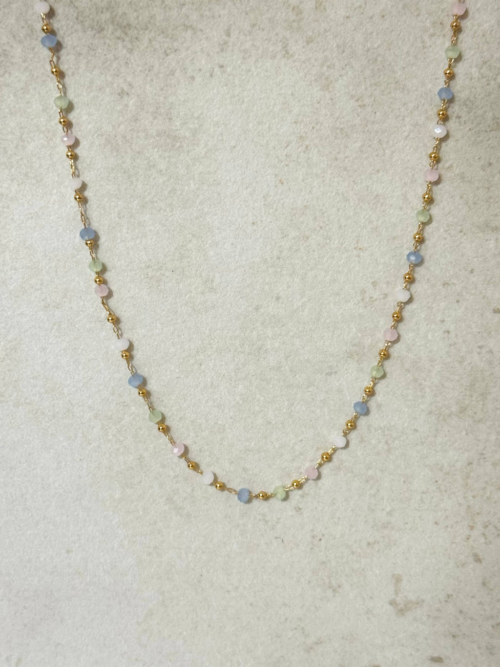 Collier d'été Sassari avec perles colorées: Vert menthe