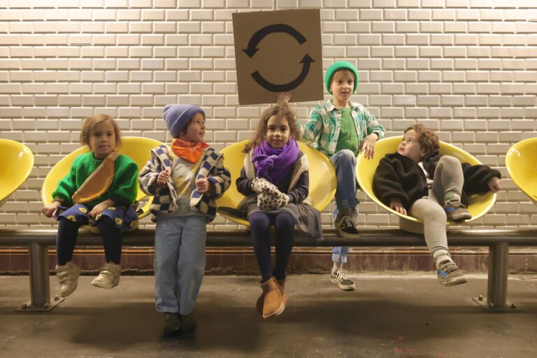 Seconde main pour les enfants avec En-boucle