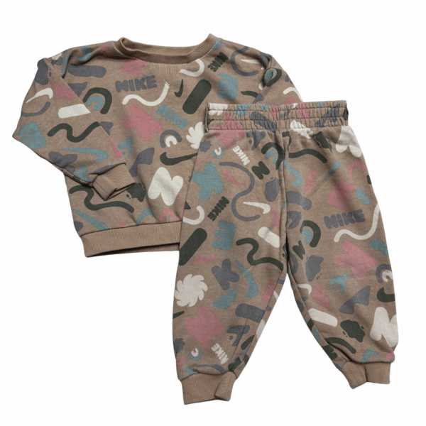 Ensemble jogging Nike seconde main enfant 24 mois